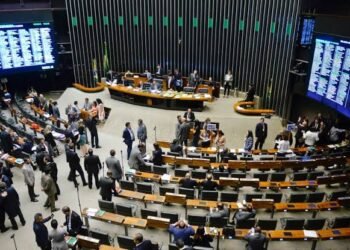 Câmara aprova em 1º turno a segunda parte da PEC dos Precatórios