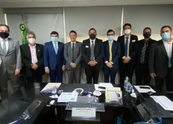 Em reunião no FNDE, Eduardo da Fonte trabalha com prefeitos para destravar recursos para educação de municípios pernambucanos