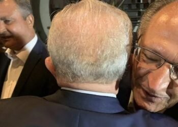 Lula e Alckmin jantam em São Paulo e chapa para 2022 fica mais próxima Lula e Alckmin jantam em São Paulo e chapa para 2022 fica mais próxima