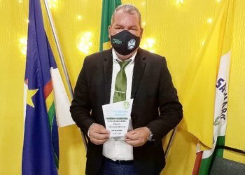 “Parlamentar Ambiental”: Em Sanharó, Neném de Uruçu recebe prêmio por atuação em defesa do Meio Ambiente “Parlamentar Ambiental”: Em Sanharó, Neném de Uruçu recebe prêmio por atuação em defesa do Meio Ambiente