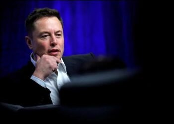 Elon Musk ativa internet por satélite e garante conexão na Ucrânia