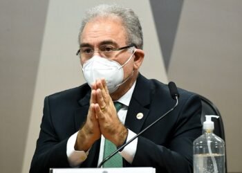 Ministro da Saúde alerta que País não atingiu pico da variante Ômicron