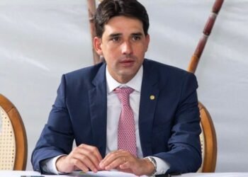 PEC de Silvio Costa Filho que fortalece os municípios agora é lei