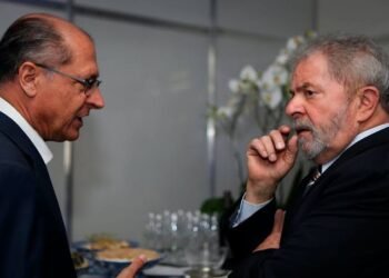 Alckmin se reúne com PSB e sela filiação ao partido para ser vice de Lula