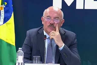 Milton Ribeiro anuncia exoneração do Ministério da Educação
