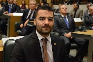 Arthur do Val renuncia: “Em respeito aos 500 mil que votaram em mim”