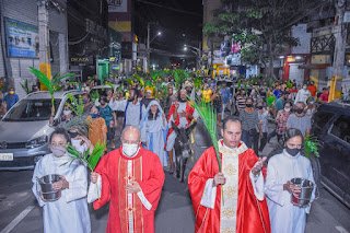 Domingo de Ramos é celebrado com bênção, procissão e missa campal em Gravatá; programação pascal vai até o dia 17