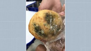 Recife: alunos recebem merenda mofada em escola estadual e denunciam goteiras em salas e banheiros quebrados