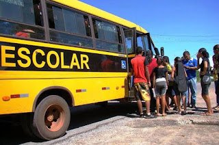 Insegurança no transporte escolar: 99% dos ônibus e vans inspecionados em Pernambuco têm irregularidades
