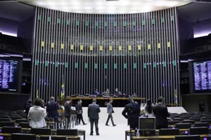 Emenda Constitucional que desobriga percentual mínimo de investimento na educação durante pandemia é promulgada pelo Congresso