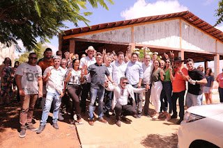 Clodoaldo toma café com sertanejos