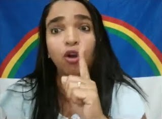 Caos em Pernambuco: vídeo mostra chuva invadindo guarita de presídio e policial tem que usar guarda-chuva para se proteger da água; Cabo Aênia denuncia situação ao MPPE