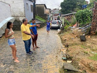 Hélio Guabiraba auxilia famílias atingidas pelas chuvas no Recife