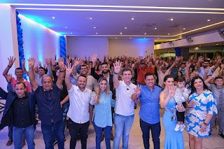 Miguel Coelho e Renê Império fazem grande ato político em Lajedo