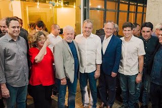 Danilo recebe Lula no Recife