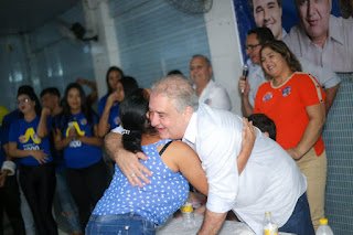 Augusto Coutinho e Cláudia de Lupércio apresentam propostas em Olinda e no Recife