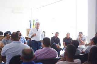 População e lideranças políticas prestigiam Augusto Coutinho no Sertão