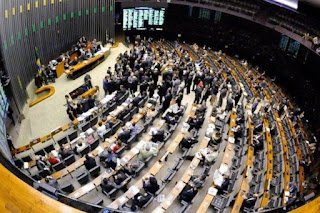 Senado avalia usar orçamento secreto para custear piso da enfermagem e reverter decisão de Barroso