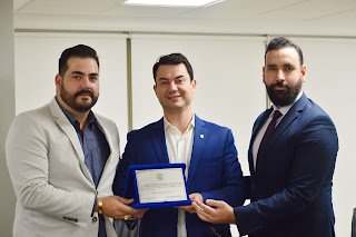 Reconhecimento pelos serviços prestados à sociedade pernambucana: Dr. Luiz Maranhão recebe Votos de Aplausos da Alepe