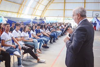 Gravatá: Prefeito Joselito participa de cerimônia em comemoração dos 70 anos da EREM Devaldo Borges