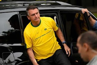 Após votar, Bolsonaro diz que vencerá eleição no 1º turno