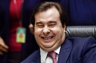 Citado em debate, Maia chama Bolsonaro de ‘pai do orçamento secreto’