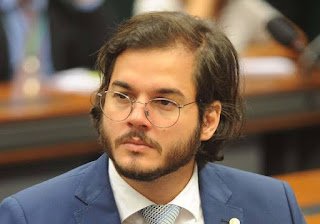 Túlio Gadelha vira alvo de ataques após declarar apoio a Raquel Lyra