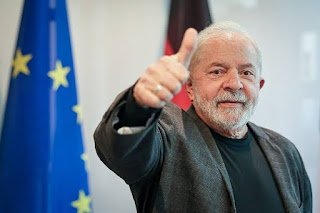 Presidente eleito Lula passou por cirurgia neste domingo