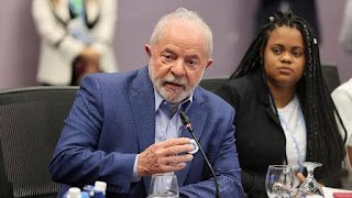 Diante de nova queda da bolsa e aumento do dólar, Lula pede “paciência” e culpa “especuladores”
