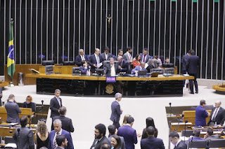 Câmara pode votar nesta quinta-feira projeto que libera recursos para piso da enfermagem