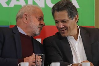 Salário mínimo 2023: valor será discutido nesta segunda-feira (16)