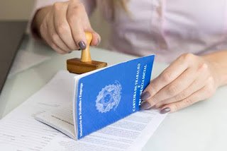 IBGE diz que Brasil fechou o ano de 2022 com menor índice de desemprego registrado desde 2015