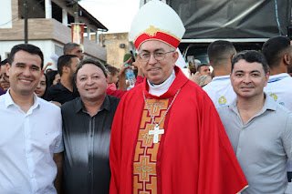 Machados: Joaquim Lira prestigia festa de São Sebastião e caminha com fiéis na companhia dos irmãos Gustavo e Cido Plácido