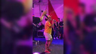 Dividindo palco com Maestro SPok, Viviane Facundes canta para multidão e agrada público gravataense