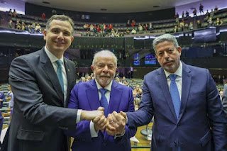 Atitude de Lula em trocar cargo por apoio é reprovada por 61%, diz Datafolha