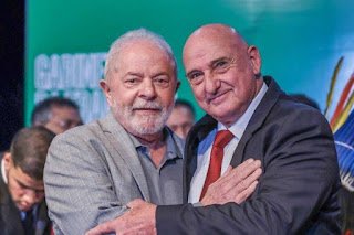 Ex-ministro de Lula presta depoimento à PF hoje (21); G.Dias aparece em vídeos orientando criminosos na invasão ao Congresso em 8 de janeiro