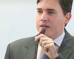 Vitória de Santo Antão: Carlos Henrique critica veto de Paulo Roberto a Projeto de Lei que garante à mulher direito de levar acompanhante durante consultas médicas Vitória de Santo Antão: Carlos Henrique critica veto de Paulo Roberto a Projeto de Lei que garante à mulher direito de levar acompanhante durante consultas médicas