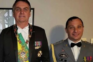 PF faz buscas em casa de Bolsonaro e prende ex-ajudante, tenente Mauro Cid
