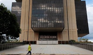 Economia • Mercado reduz previsão da inflação de 6,03% para 5,8% este ano; projeção do crescimento da economia em 2023 subiu para 1,2%