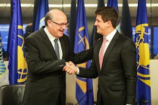 Prefeito do Recife assina, nos EUA, contrato de R$ 2 bilhões para investimentos na cidade