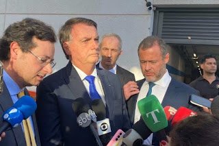 Bolsonaro nega ter articulado tentativa de golpe com Marcos do Val