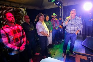 Prefeito Joselito Gomes atende solicitação de Neném de Uruçu e assina Ordem de Serviço para pavimentação de ruas em Uruçu-Mirim