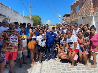 Recife: na Vila São Miguel, Nilson Pereira é abraçado pela população e recebe declaração de apoio à pré-candidatura de Nilma Pereira ao Conselho Tutelar: “Fechados com Nilson e Nilma Pereira”