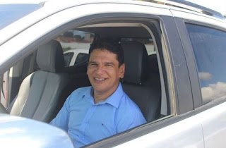 Bahia: prefeito é baleado no pescoço enquanto fazia videochamada com noiva; gestor não corre risco de morte Bahia: prefeito é baleado no pescoço enquanto fazia videochamada com noiva; gestor não corre risco de morte