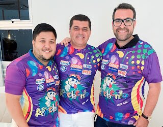 Chã Grande: Léo Giestosa e Alexandre Ferreira prestigiam o Bloco Arrebento; evento é organizado pelo prefeito Diogo Alexandre Chã Grande: Léo Giestosa e Alexandre Ferreira prestigiam o Bloco Arrebento; evento é organizado pelo prefeito Diogo Alexandre