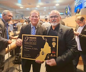 Troféu Jailton Arruda: Recife reconhece força de Jota Silva na comunicação e radialista recebe homenagem na Câmara da capital pernambucana