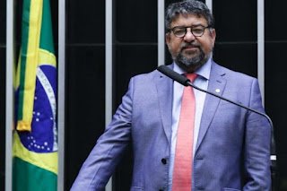 Tapa no rosto de deputado: vice-presidente do PT nacional diz que “estava defendendo o presidente e que daria mais tapas se precisasse”