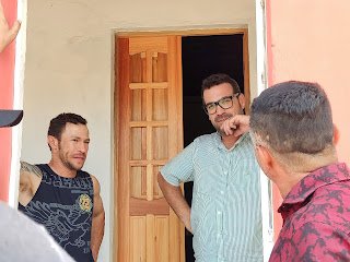 Na zona rural de Gravatá, Léo Giestosa dialoga com agricultores visando elaboração do plano de governo