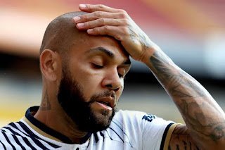 Em julgamento, duas mulheres afirmam que Daniel Alves as apalpou antes de suposto estupro