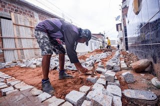 Gravatá: mais uma rua do Bairro do Prado recebe pavimentação